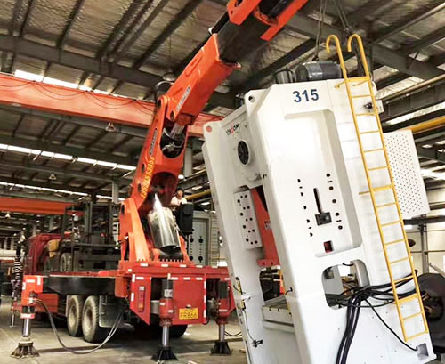 黄江镇附近随车吊出租，轻松解决运输难题