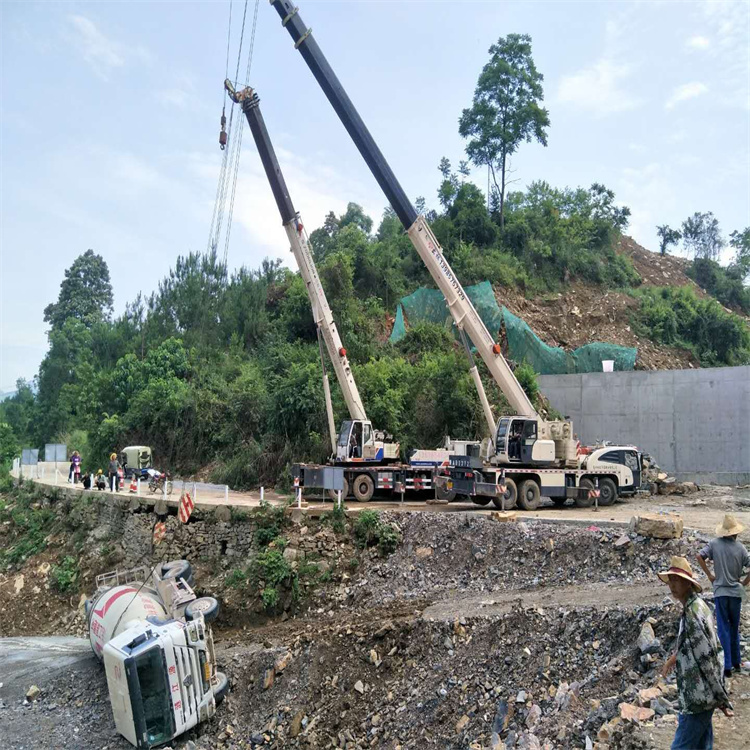 黄江镇汽车掉沟里叫吊车救援要多少钱